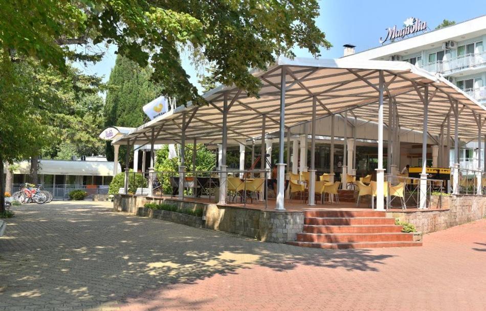 Hotel Magnolia Albena Buitenkant foto