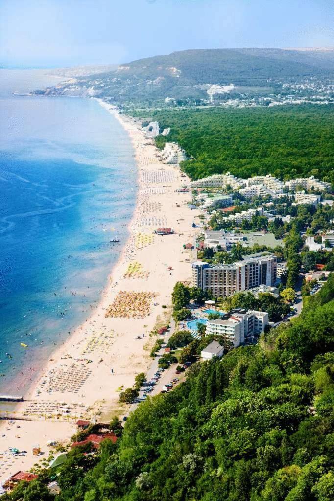 Hotel Magnolia Albena Buitenkant foto